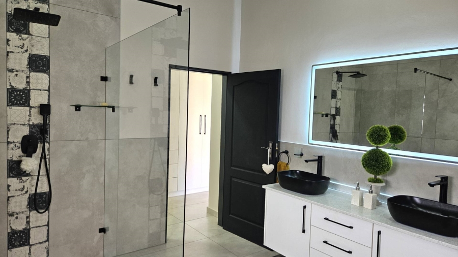 3 Bedroom Property for Sale in Meerhof North West